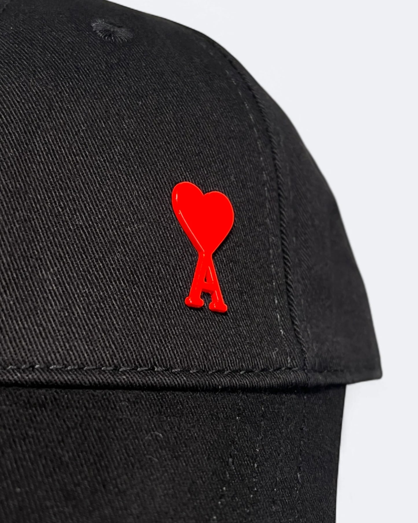 AMI - Red Heart Cap - Black