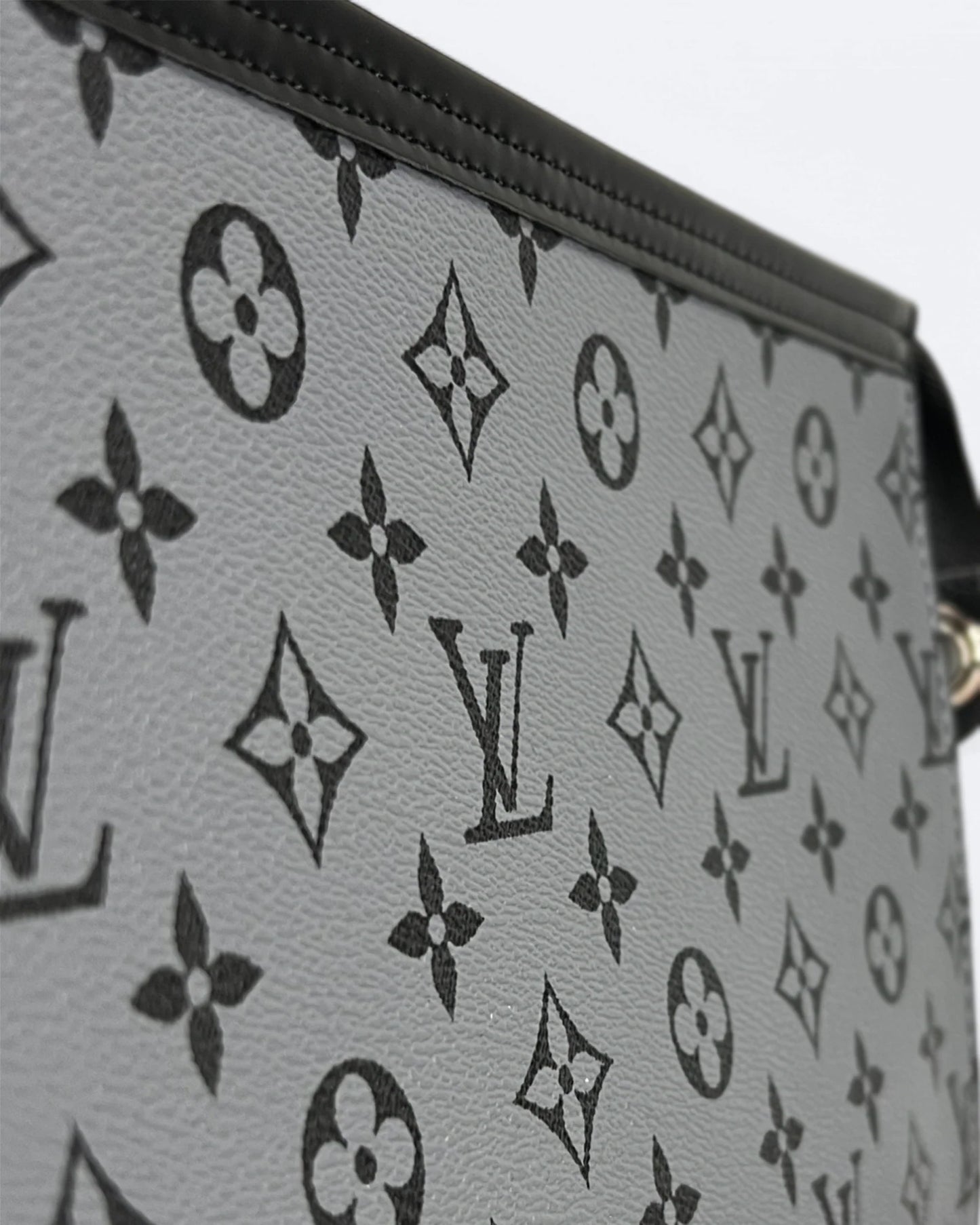 Louis Vuitton - LV Pattern Clutch - Gray