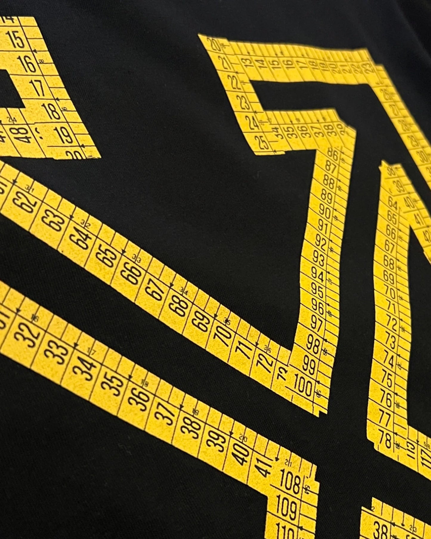 Off-White - Tape Measure Arrow T-Shirt - Black