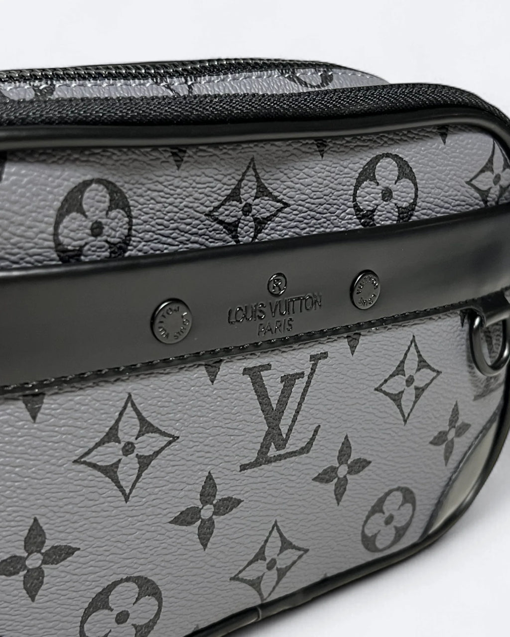 LVTN - Alpha Crossbody Bag - Gray