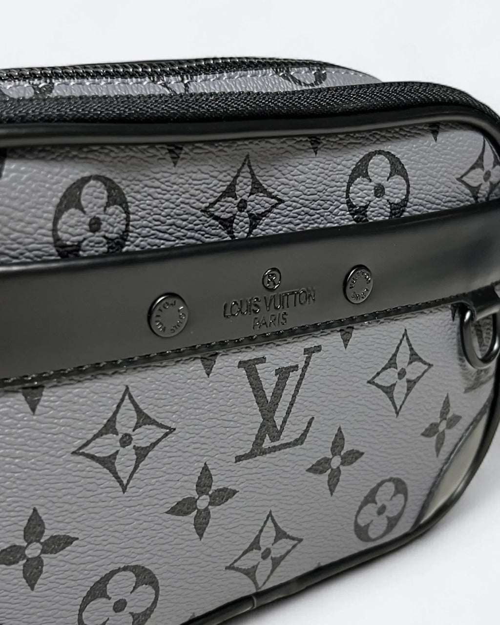 LVTN - Alpha Crossbody Bag - Gray